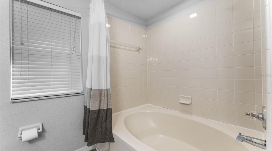 DAVENPORT, Florida 33897, 3 Bedrooms Bedrooms, ,3 BathroomsBathrooms,Residential,For Sale,MIRAMAR,0,MFRO6370918