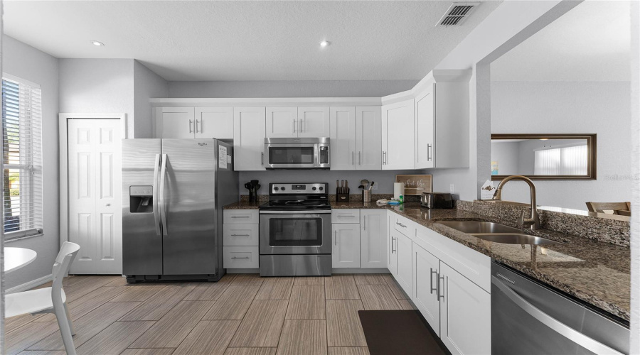 DAVENPORT, Florida 33897, 3 Bedrooms Bedrooms, ,3 BathroomsBathrooms,Residential,For Sale,MIRAMAR,0,MFRO6370918