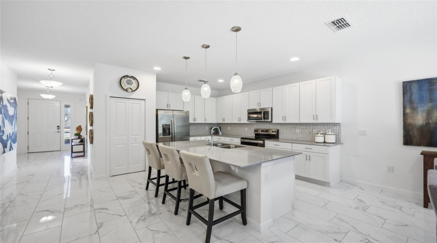 KISSIMMEE, Florida 34746, 6 Bedrooms Bedrooms, ,4 BathroomsBathrooms,Residential,For Sale,CABELLO,0,MFRO6370842