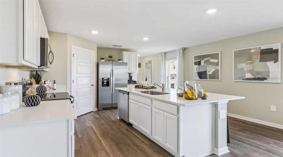 DAVENPORT, Florida 33837, 4 Bedrooms Bedrooms, ,2 BathroomsBathrooms,Residential,For Sale,MOLERA BEACH,0,MFRO6371084