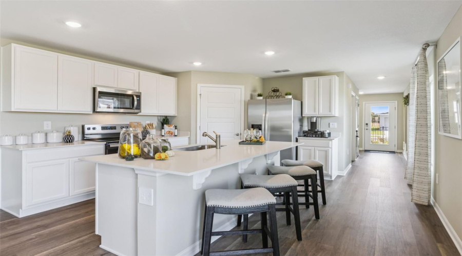 DAVENPORT, Florida 33837, 4 Bedrooms Bedrooms, ,2 BathroomsBathrooms,Residential,For Sale,MOLERA BEACH,0,MFRO6371084