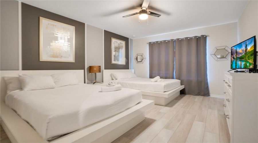 DAVENPORT, Florida 33897, 9 Bedrooms Bedrooms, ,6 BathroomsBathrooms,Residential,For Sale,LELANI,0,MFRO6369491