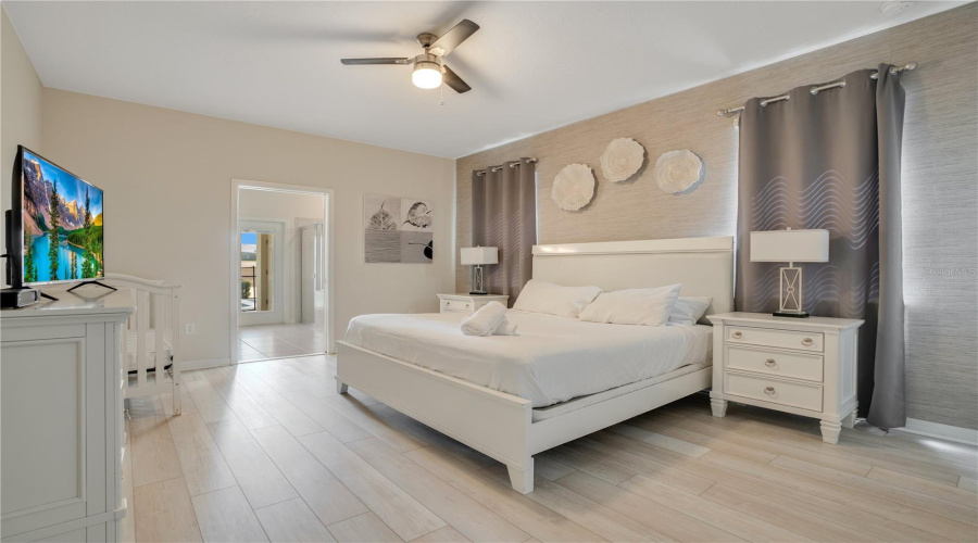 DAVENPORT, Florida 33897, 9 Bedrooms Bedrooms, ,6 BathroomsBathrooms,Residential,For Sale,LELANI,0,MFRO6369491