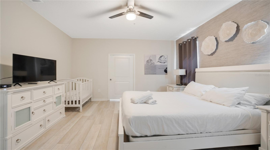 DAVENPORT, Florida 33897, 9 Bedrooms Bedrooms, ,6 BathroomsBathrooms,Residential,For Sale,LELANI,0,MFRO6369491