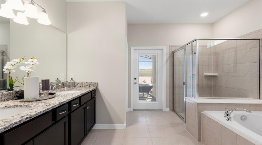 DAVENPORT, Florida 33897, 9 Bedrooms Bedrooms, ,6 BathroomsBathrooms,Residential,For Sale,LELANI,0,MFRO6369491