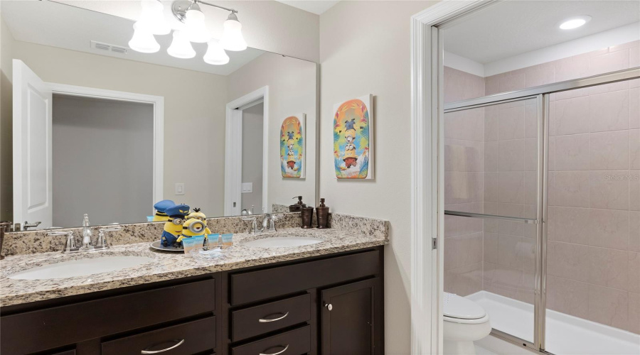 DAVENPORT, Florida 33897, 9 Bedrooms Bedrooms, ,6 BathroomsBathrooms,Residential,For Sale,LELANI,0,MFRO6369491