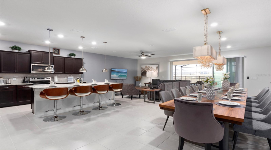 DAVENPORT, Florida 33897, 9 Bedrooms Bedrooms, ,6 BathroomsBathrooms,Residential,For Sale,LELANI,0,MFRO6369491