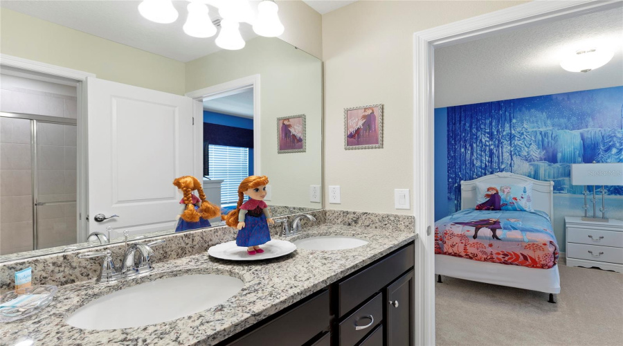 DAVENPORT, Florida 33897, 9 Bedrooms Bedrooms, ,6 BathroomsBathrooms,Residential,For Sale,LELANI,0,MFRO6369491