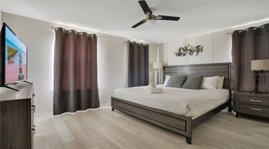 DAVENPORT, Florida 33897, 9 Bedrooms Bedrooms, ,6 BathroomsBathrooms,Residential,For Sale,LELANI,0,MFRO6369491