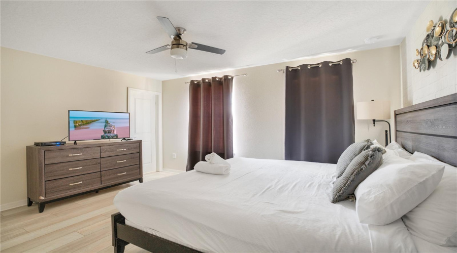 DAVENPORT, Florida 33897, 9 Bedrooms Bedrooms, ,6 BathroomsBathrooms,Residential,For Sale,LELANI,0,MFRO6369491