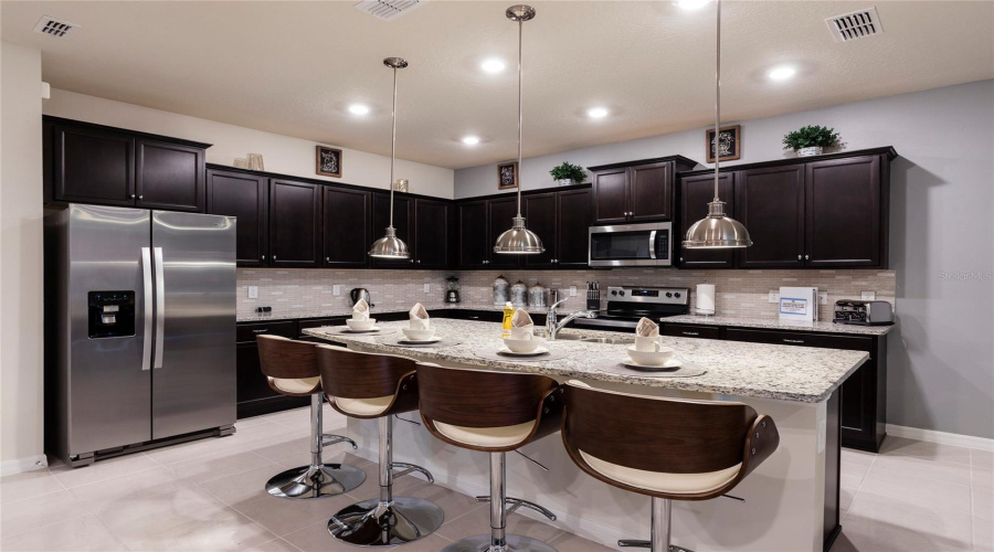 DAVENPORT, Florida 33897, 9 Bedrooms Bedrooms, ,6 BathroomsBathrooms,Residential,For Sale,LELANI,0,MFRO6369491