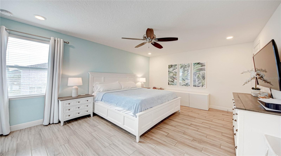 KISSIMMEE, Florida 34747, 5 Bedrooms Bedrooms, ,5 BathroomsBathrooms,Residential,For Sale,LOST SHAKER,0,MFRO6347658