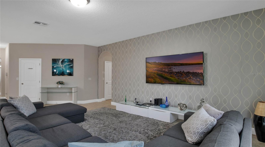 DAVENPORT, Florida 33837, 7 Bedrooms Bedrooms, ,5 BathroomsBathrooms,Residential,For Sale,OAKTREE,0,MFRS5133053