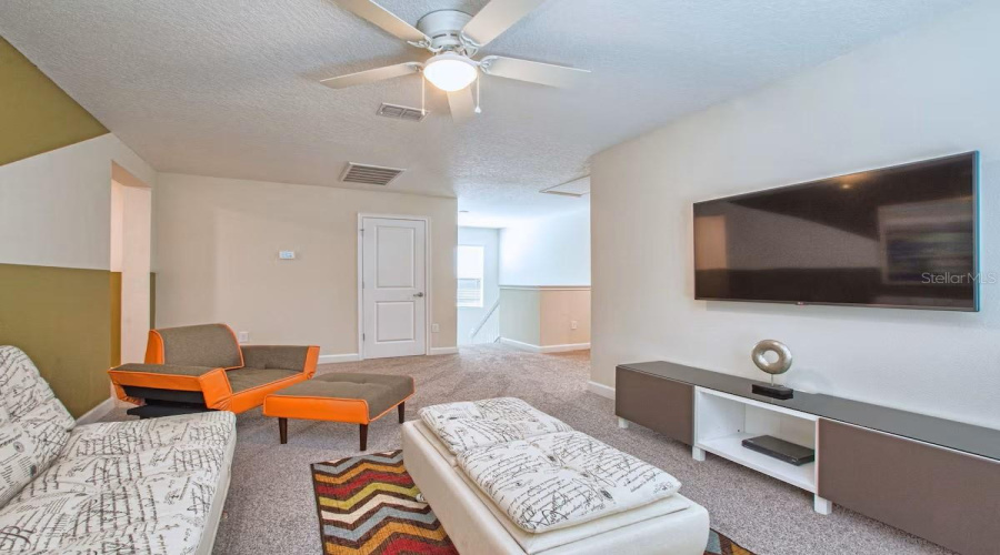 KISSIMMEE, Florida 34746, 6 Bedrooms Bedrooms, ,5 BathroomsBathrooms,Residential,For Sale,KINGS CASTLE,0,MFRO6369737