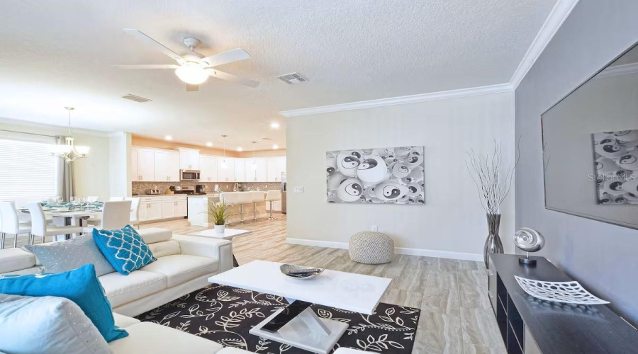 KISSIMMEE, Florida 34746, 6 Bedrooms Bedrooms, ,5 BathroomsBathrooms,Residential,For Sale,KINGS CASTLE,0,MFRO6369737