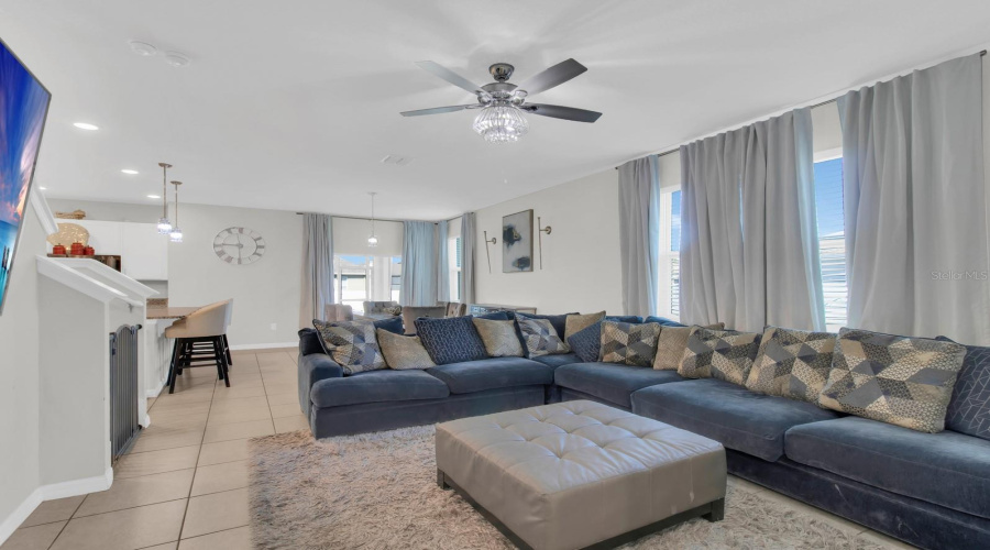 KISSIMMEE, Florida 34746, 4 Bedrooms Bedrooms, ,2 BathroomsBathrooms,Residential,For Sale,GRASMERE VIEW,0,MFRS5136619