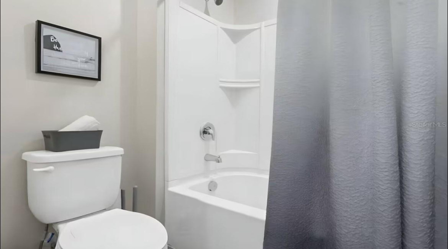 KISSIMMEE, Florida 34747, 6 Bedrooms Bedrooms, ,4 BathroomsBathrooms,Residential,For Sale,TROPICAL PALMS,0,MFRO6303971