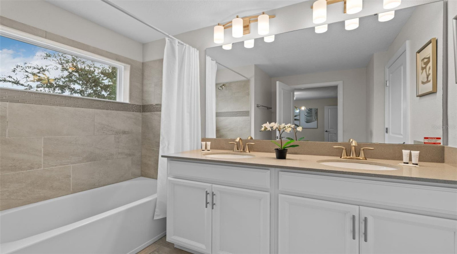 DAVENPORT, Florida 33896, 4 Bedrooms Bedrooms, ,3 BathroomsBathrooms,Residential,For Sale,PEBBLE BEACH,0,MFRO6343332