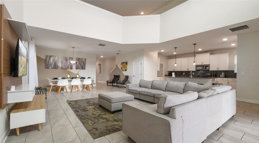 DAVENPORT, Florida 33896, 5 Bedrooms Bedrooms, ,5 BathroomsBathrooms,Residential,For Sale,CABOT CLIFFS,0,MFRO6371301