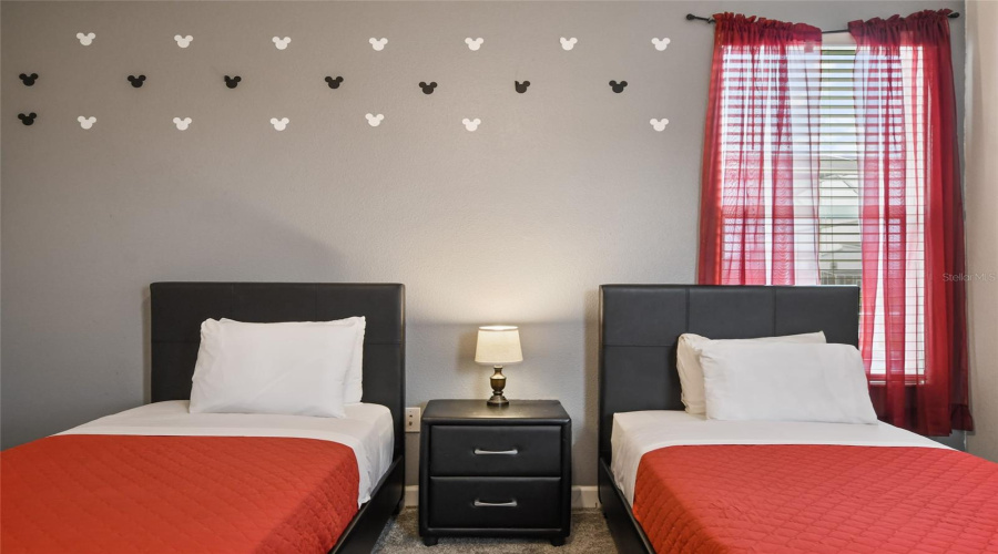 DAVENPORT, Florida 33896, 5 Bedrooms Bedrooms, ,5 BathroomsBathrooms,Residential,For Sale,CABOT CLIFFS,0,MFRO6371301