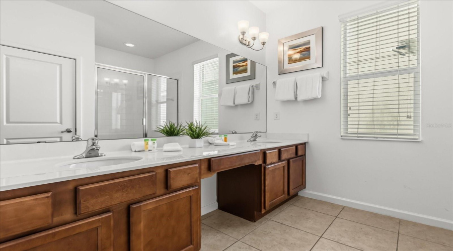 KISSIMMEE, Florida 34746, 6 Bedrooms Bedrooms, ,4 BathroomsBathrooms,Residential,For Sale,BALLO,0,MFRO6346506