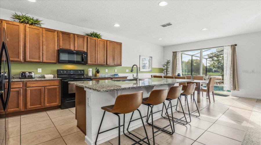 KISSIMMEE, Florida 34746, 6 Bedrooms Bedrooms, ,4 BathroomsBathrooms,Residential,For Sale,BALLO,0,MFRO6346506