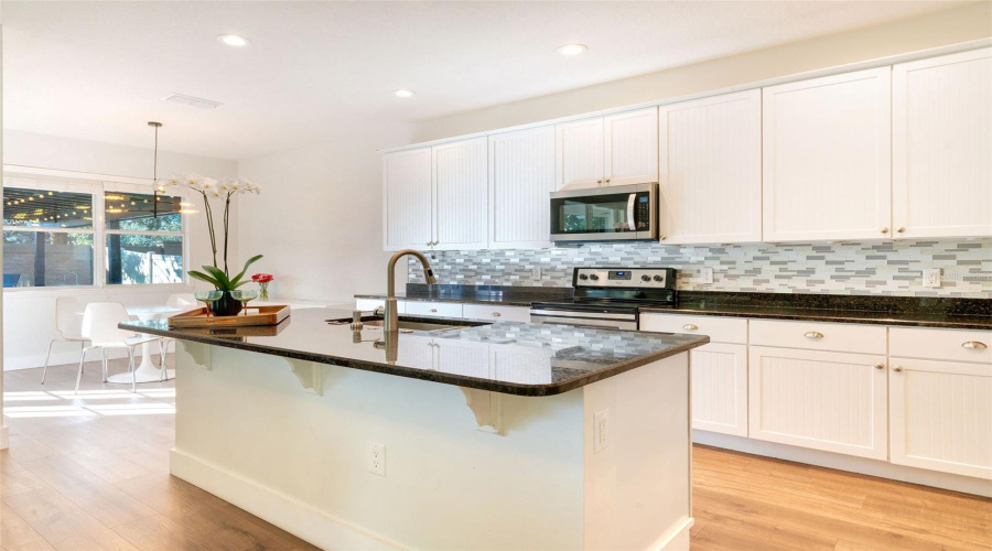 ORLANDO, Florida 32836, 3 Bedrooms Bedrooms, ,3 BathroomsBathrooms,Residential,For Sale,VERRAZANO DR,0,MFRO6360645