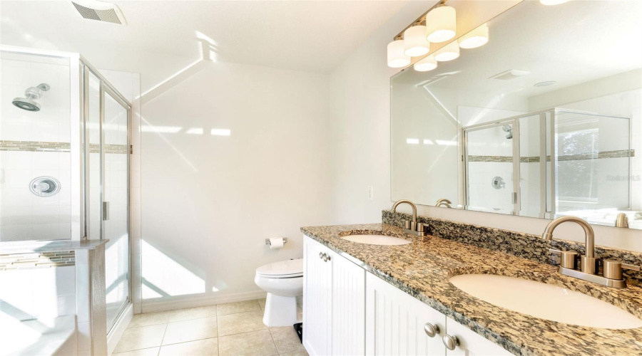 ORLANDO, Florida 32836, 3 Bedrooms Bedrooms, ,3 BathroomsBathrooms,Residential,For Sale,VERRAZANO DR,0,MFRO6360645