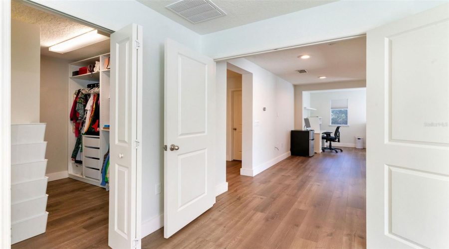 ORLANDO, Florida 32836, 3 Bedrooms Bedrooms, ,3 BathroomsBathrooms,Residential,For Sale,VERRAZANO DR,0,MFRO6360645