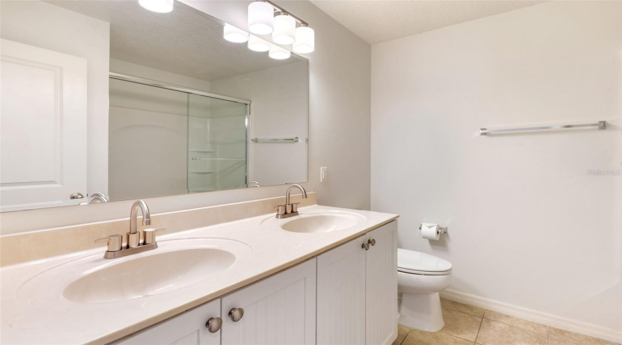 ORLANDO, Florida 32836, 3 Bedrooms Bedrooms, ,3 BathroomsBathrooms,Residential,For Sale,VERRAZANO DR,0,MFRO6360645