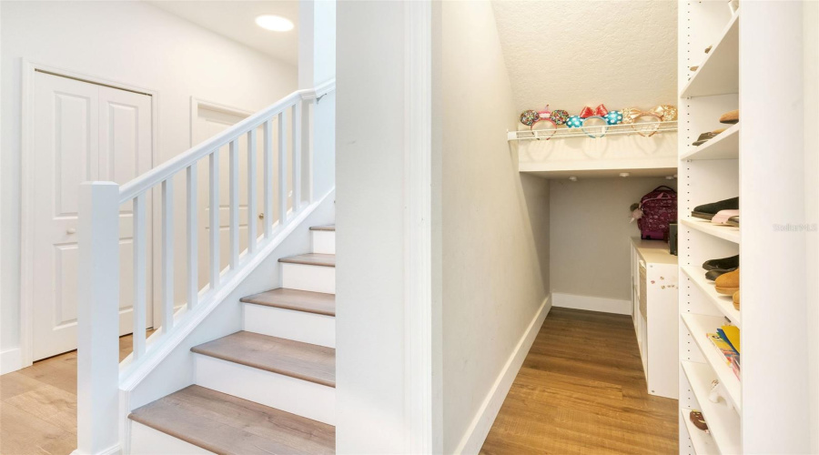 ORLANDO, Florida 32836, 3 Bedrooms Bedrooms, ,3 BathroomsBathrooms,Residential,For Sale,VERRAZANO DR,0,MFRO6360645