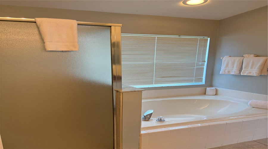 KISSIMMEE, Florida 34747, 5 Bedrooms Bedrooms, ,4 BathroomsBathrooms,Residential,For Sale,ROARING CREEK,0,MFRO6371323