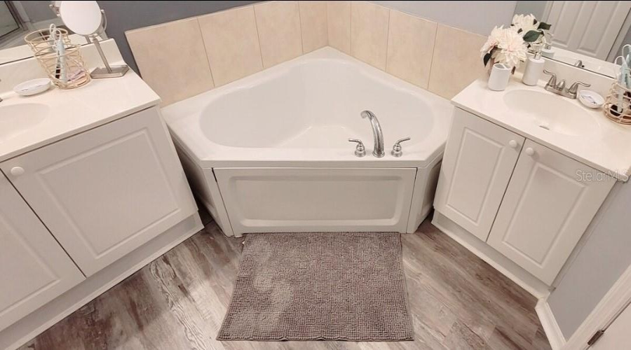 KISSIMMEE, Florida 34746, 3 Bedrooms Bedrooms, ,3 BathroomsBathrooms,Residential,For Sale,CLUB CORTILE,0,MFRS5126500