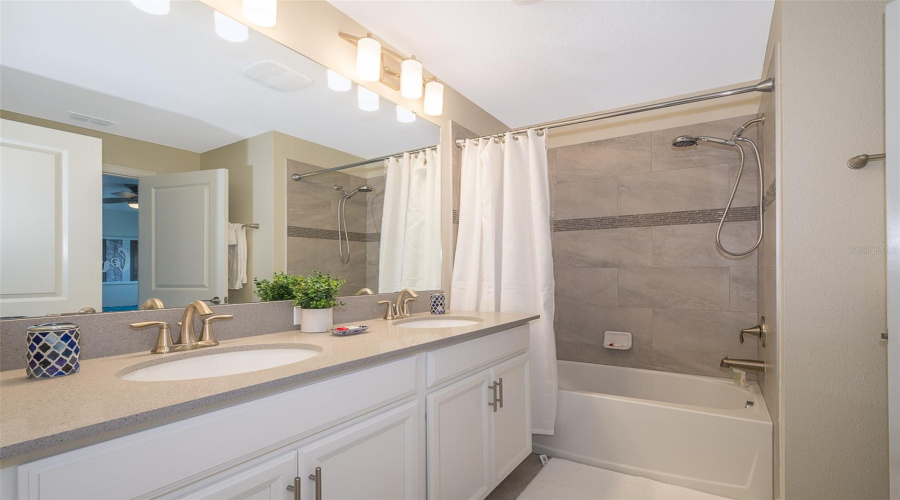 KISSIMMEE, Florida 34746, 4 Bedrooms Bedrooms, ,3 BathroomsBathrooms,Residential,For Sale,LOVE STOREY,0,MFRS5141195