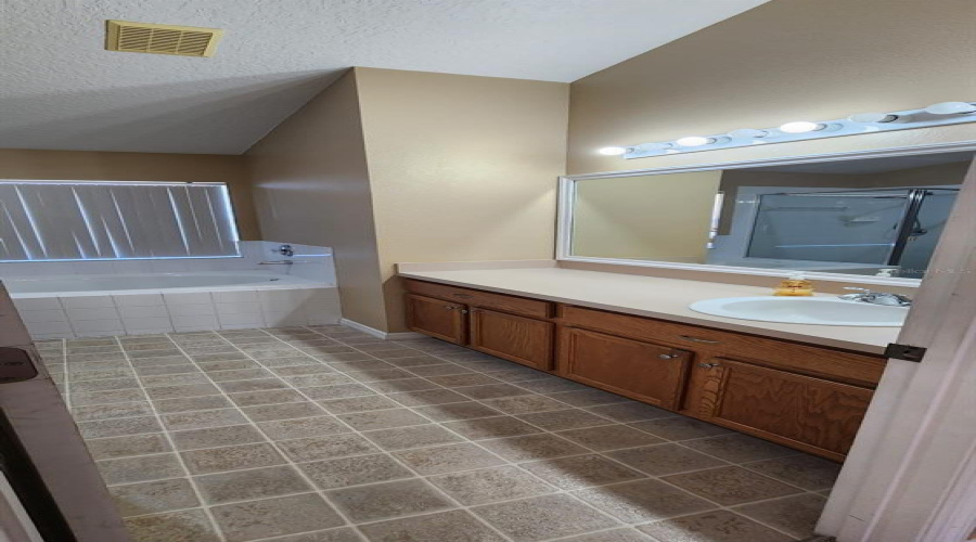 KISSIMMEE, Florida 34746, 4 Bedrooms Bedrooms, ,2 BathroomsBathrooms,Residential,For Sale,EAGLE CANYON,0,MFRO6371133