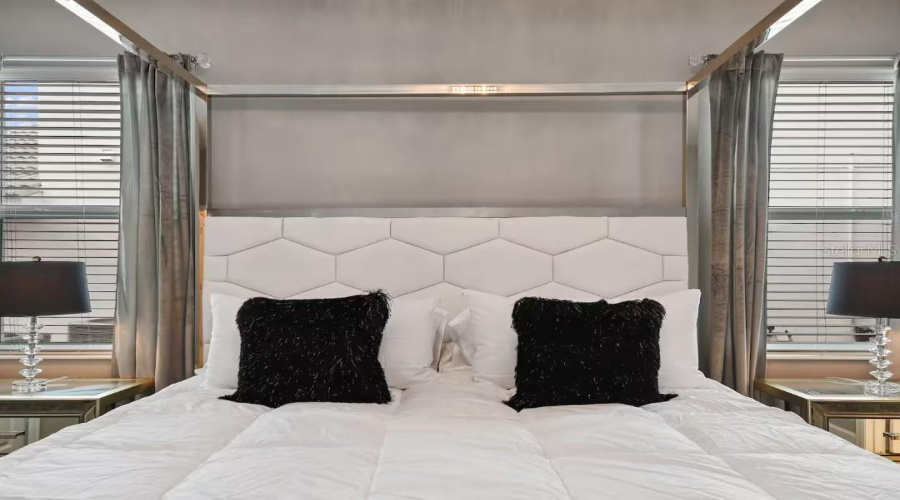 DAVENPORT, Florida 33896, 8 Bedrooms Bedrooms, ,5 BathroomsBathrooms,Residential,For Sale,MAIDSTONE,0,MFRO6371401