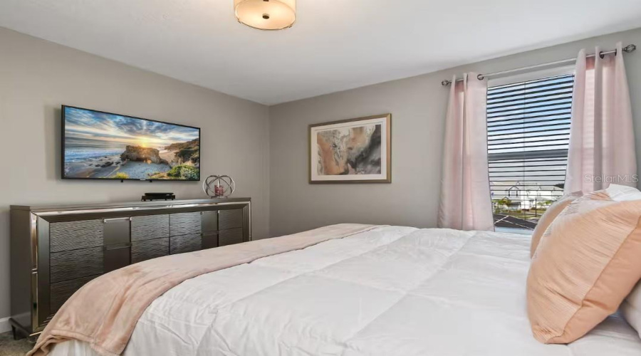 DAVENPORT, Florida 33896, 8 Bedrooms Bedrooms, ,5 BathroomsBathrooms,Residential,For Sale,MAIDSTONE,0,MFRO6371401