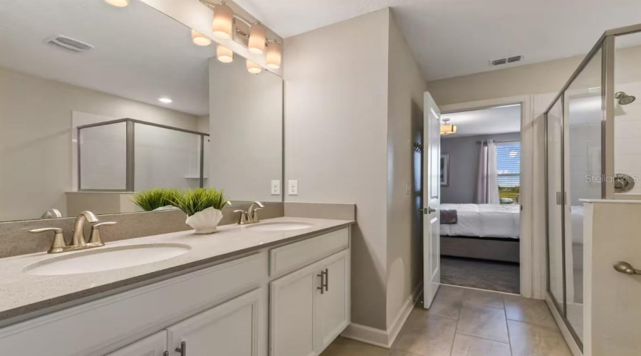 DAVENPORT, Florida 33896, 8 Bedrooms Bedrooms, ,5 BathroomsBathrooms,Residential,For Sale,MAIDSTONE,0,MFRO6371401