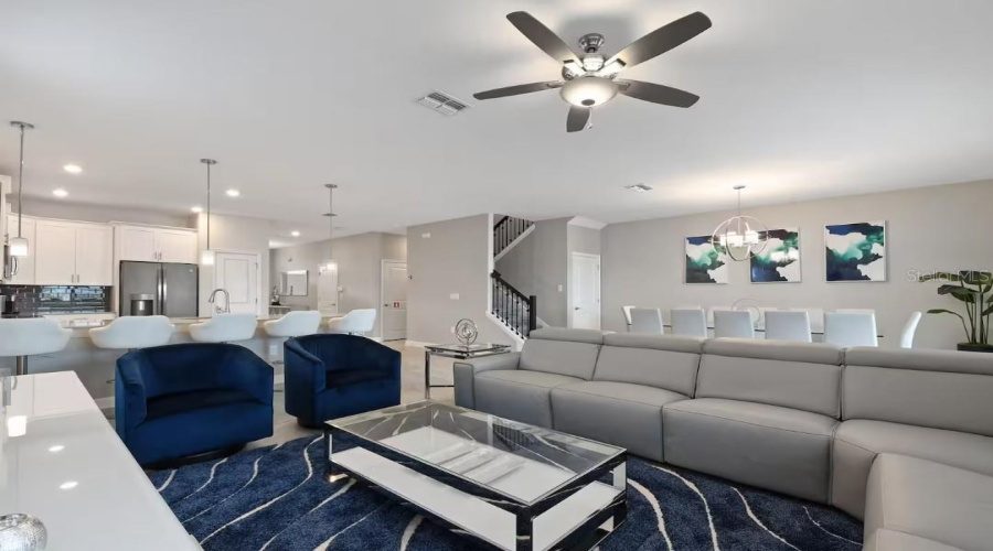 DAVENPORT, Florida 33896, 8 Bedrooms Bedrooms, ,5 BathroomsBathrooms,Residential,For Sale,MAIDSTONE,0,MFRO6371401