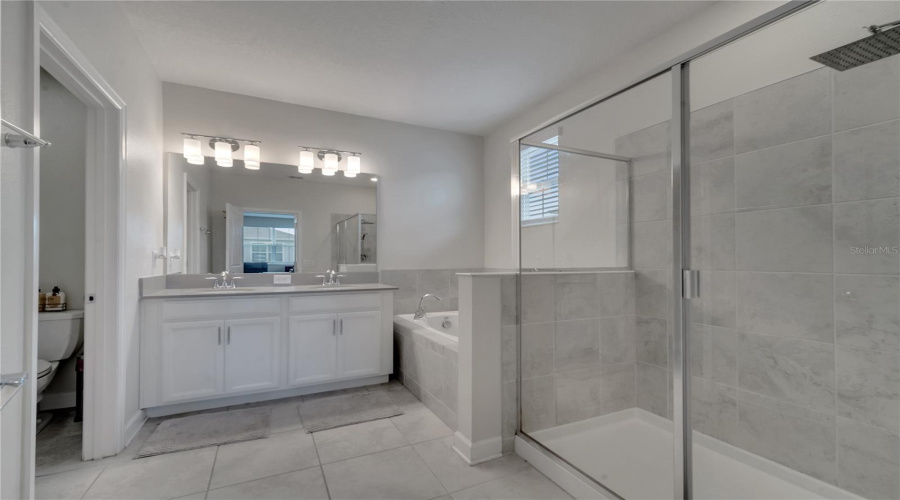 KISSIMMEE, Florida 34746, 4 Bedrooms Bedrooms, ,3 BathroomsBathrooms,Residential,For Sale,SATIRE,0,MFRO6371119