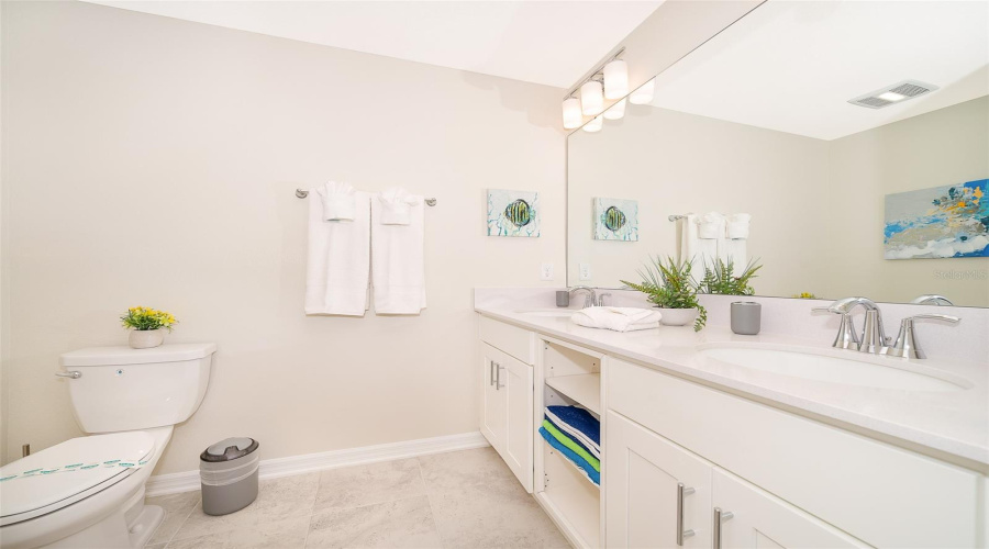 KISSIMMEE, Florida 34746, 2 Bedrooms Bedrooms, ,2 BathroomsBathrooms,Residential,For Sale,PARADOX,0,MFRS5141204