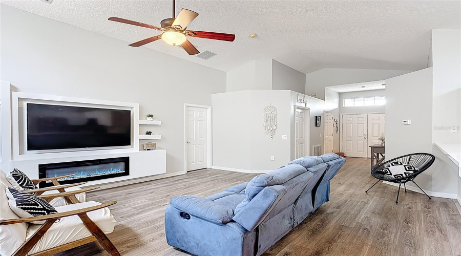 KISSIMMEE, Florida 34746, 3 Bedrooms Bedrooms, ,2 BathroomsBathrooms,Residential,For Sale,CUMBRIAN LAKES,0,MFRO6371530