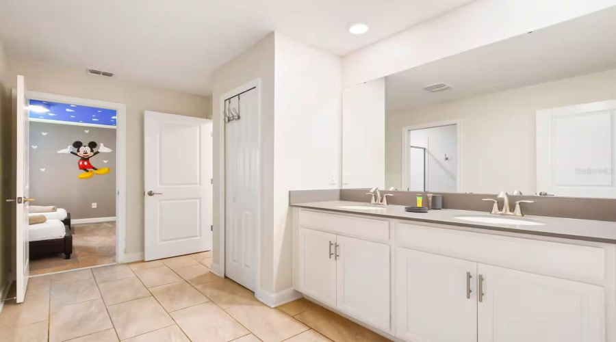 KISSIMMEE, Florida 34746, 8 Bedrooms Bedrooms, ,5 BathroomsBathrooms,Residential,For Sale,NARRATIVE,0,MFRO6371543