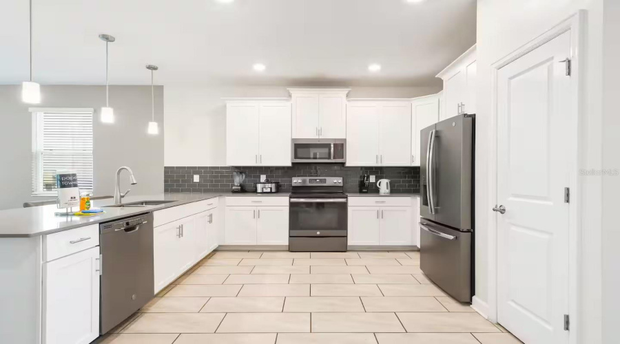 KISSIMMEE, Florida 34746, 8 Bedrooms Bedrooms, ,5 BathroomsBathrooms,Residential,For Sale,NARRATIVE,0,MFRO6371543