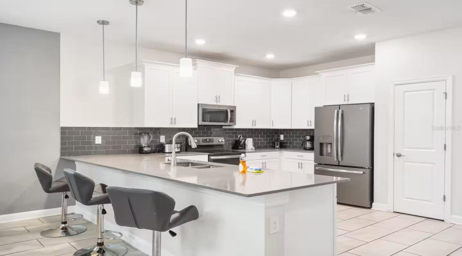 KISSIMMEE, Florida 34746, 8 Bedrooms Bedrooms, ,5 BathroomsBathrooms,Residential,For Sale,NARRATIVE,0,MFRO6371543