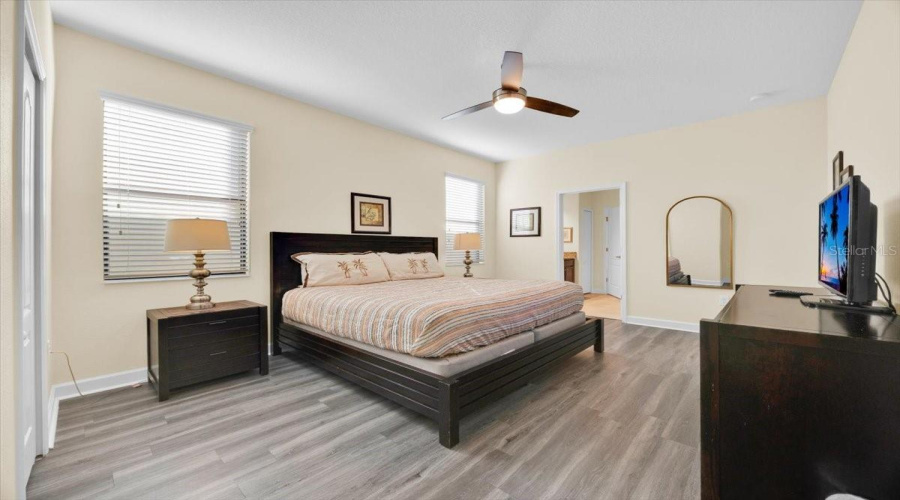 DAVENPORT, Florida 33896, 7 Bedrooms Bedrooms, ,5 BathroomsBathrooms,Residential,For Sale,SHADOW MOUNTAIN,0,MFRO6371595