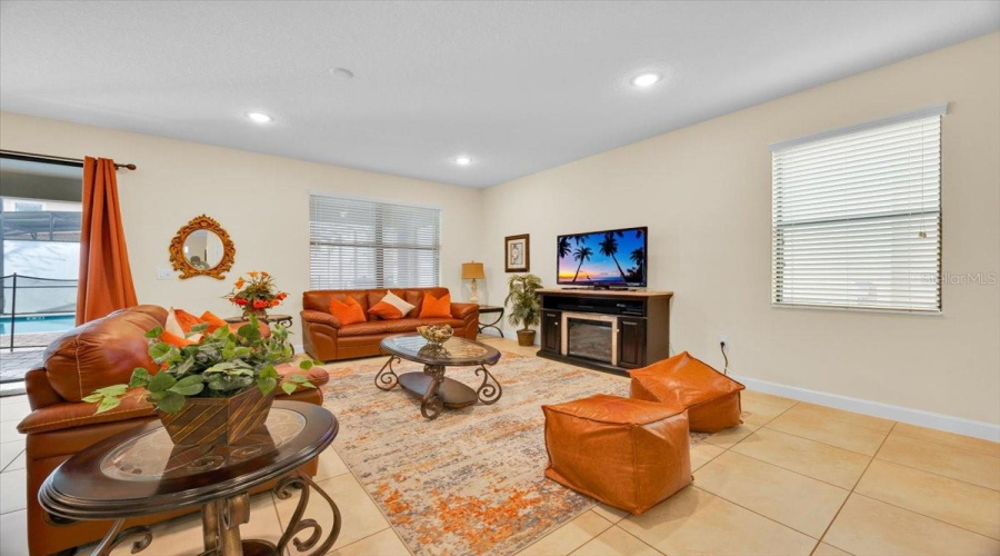 DAVENPORT, Florida 33896, 7 Bedrooms Bedrooms, ,5 BathroomsBathrooms,Residential,For Sale,SHADOW MOUNTAIN,0,MFRO6371595