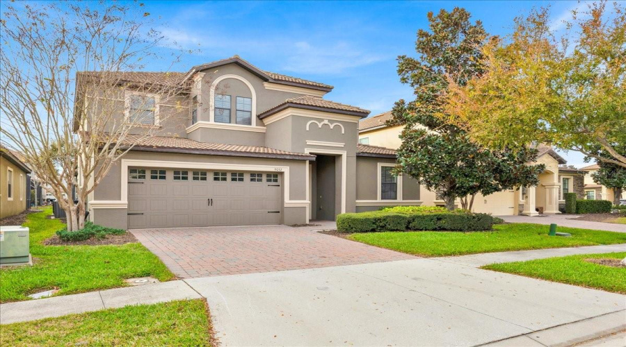 DAVENPORT, Florida 33896, 7 Bedrooms Bedrooms, ,5 BathroomsBathrooms,Residential,For Sale,SHADOW MOUNTAIN,0,MFRO6371595