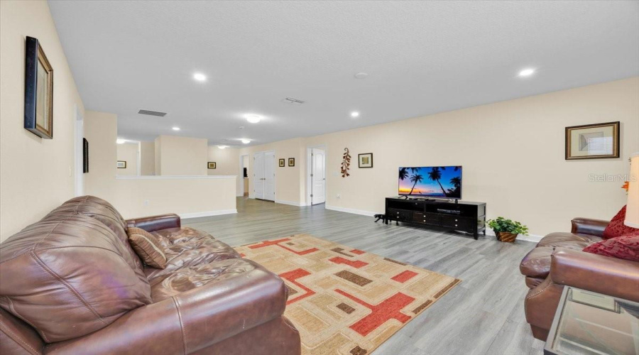 DAVENPORT, Florida 33896, 7 Bedrooms Bedrooms, ,5 BathroomsBathrooms,Residential,For Sale,SHADOW MOUNTAIN,0,MFRO6371595