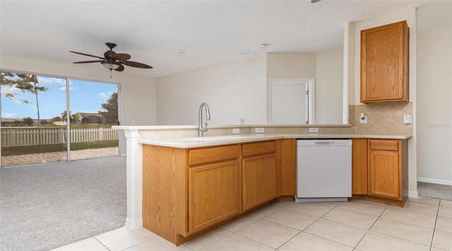 DAVENPORT, Florida 33837, 3 Bedrooms Bedrooms, ,2 BathroomsBathrooms,Residential,For Sale,KNOLLWOOD,0,MFRO6351235